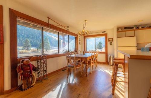 Olympic Valley Condo | Serene Condo by Palisades Base and Golf Course