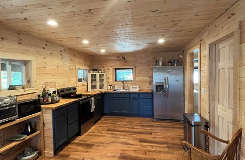 Bradley House | Serene Lakefront Retreat - 3 bedroom, pet-friendly, private, boat access