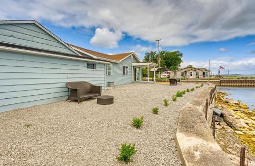 Standish Township House | Serene Lakefront Standish Home w/Fire Pit & Grill