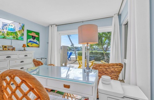 Marathon House | Serenity - 5bed/3bath single family - Large, Luxurious, Open Water View