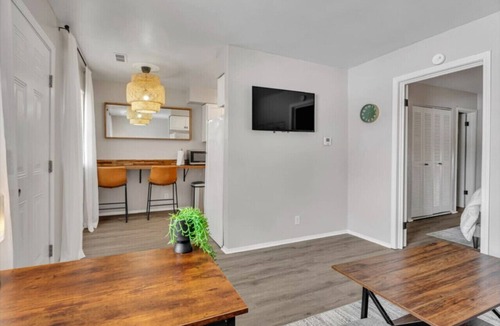 Evansville House | Serenity Suite: The Luxe Oasis #6