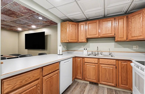 Beaverton Cabin | Serenity Woods Spa Retreat w/Game Room and Hot Tub