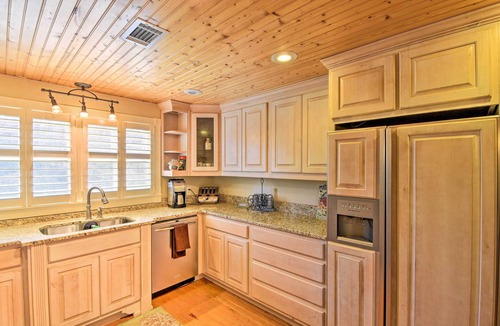 Clarkesville House | Serving Southern Charm at this Clarkesville House!