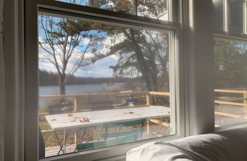 North Sea Cottage | Set on 85 acre lake with endless sunsets over water. Peaceful. Nature. Private.