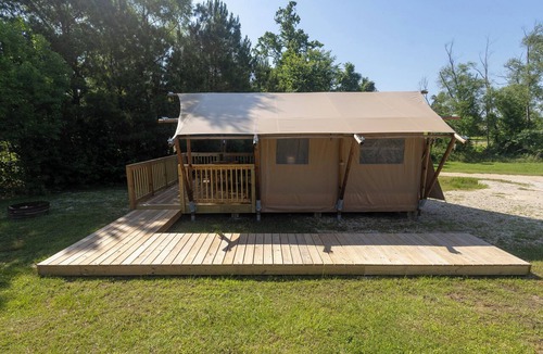 Onalaska RV Rental | Settle Into a Cozy Lakeside Glamping Escape