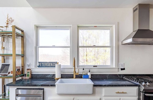 Town of Colchester Cabin | Seventeen Pines - Chic Catskills Cabin with Fireplace & Loft on 17 Acres