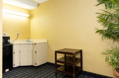 Ellendale Hotel | SHELBY INN