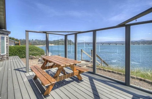 Bayshore House | Shell Haven