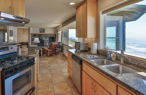 Bandon House | Shore Pines- Oceanfront next to Bandon Dunes