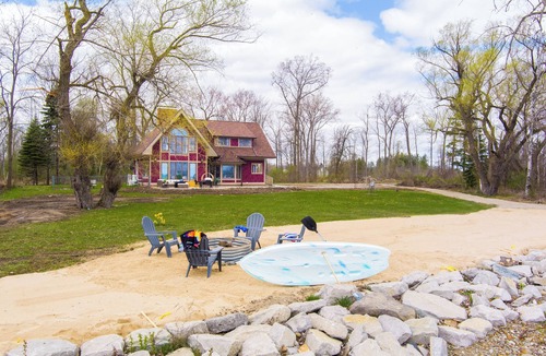 Port Hope House | Shorewood Retreat Fall & Winter - Lakefront Home Harbor Beach, MI