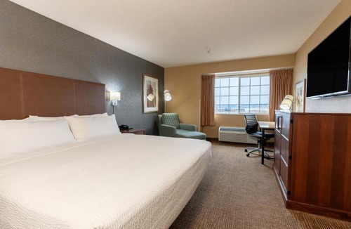 Uptown Hotel | Silver Cloud Hotel - Portland