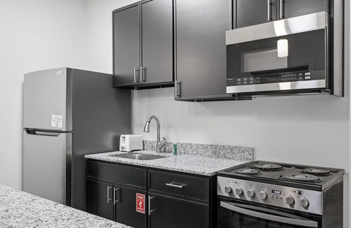 Cedartown House | Silver Comet Motel – Modern Boutique Suite