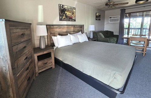 Ely Cabin | Silver Rapids Lodge