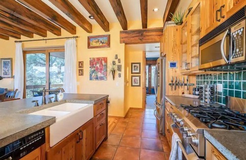 Uptown Sedona House | Silver Sage - World Class Sedona Mountain Views and Hot Tub