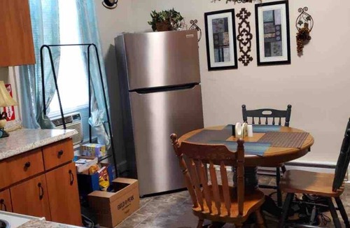 Old North Knoxville Apartment | Silver Spurs: Sprawling 1BR apartment in a Century-Old Historic Home