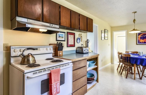 Downtown Cannon Beach House | Singing Sands - Beachcomber Vacation Homes