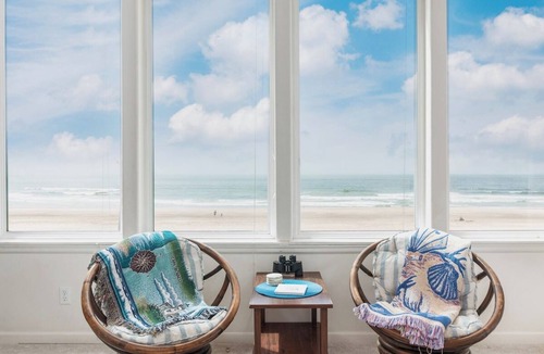 Tierra Del Mar House | Singing Sands Oceanfront cabin in Tierra Del Mar.