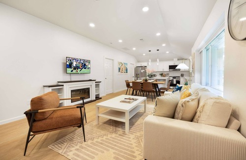 Meridian Park House | Single-Level 3BR Retreat, Step-Free & Family Ready