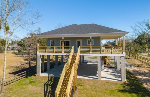 St. Martin House | Skeeter's Place- Luxurious Back Bay Biloxi Abode! Fishermen's Paradise!