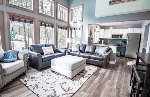 Boyne Falls Apartment | Ski-in/out | 652 Disciples Village Condo | Gas Fireplace | 5 BR | Sleeps 18!