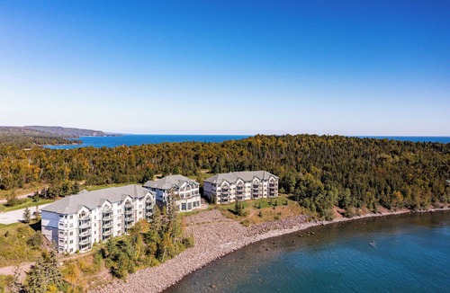 Two Harbors Condo | Ski Lodge Executive Suite w/pool & hot tub