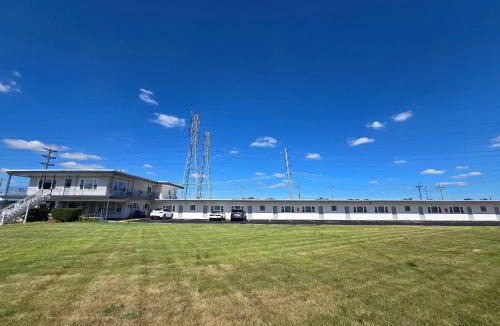 McCook Hotel | Skyline Motel