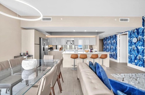 Hallandale Beach House | Skyline Penthouse Private Balcony & Ocean Views