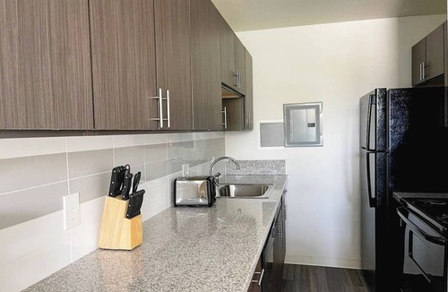 Corryville Apartment | Sleepover | Charming 1BD/1BA + Gym - Cincinnati