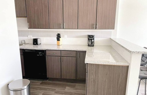 Corryville Apartment | Sleepover | Marvelous 1BD/1BA + Gym - Cincinnati