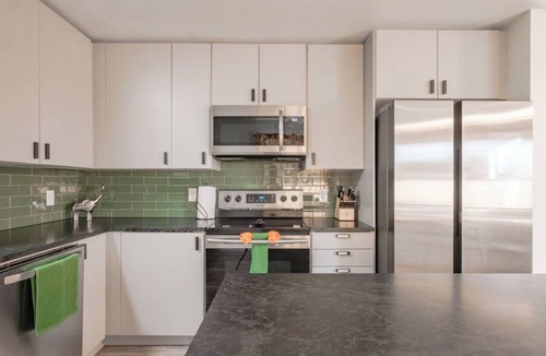 Palm Springs House | Sleeps 10+ Large Yard Mountain Views Pet Friendly Quiet Neighborhood