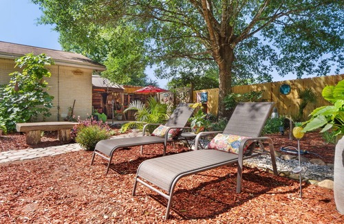 Milton House | Sleeps 6 with Garden/Bar