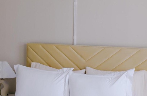 Irving Park East Apartment | Sleeps 7 Huge Projector Designated Workspace
