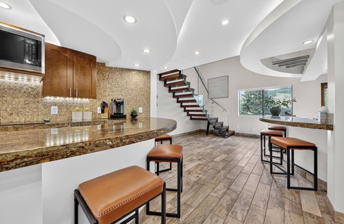 Brian Head Condo | Slopeview Luxe Condo | Ski-In/Ski-Out Retreat