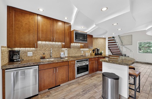 Brian Head Condo | Slopeview Luxe Condo | Ski-In/Ski-Out Retreat