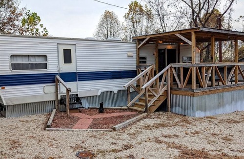 Primrose House | Small Camping Cabin - Happy Camper - Red River Gorge, KY Getaway!