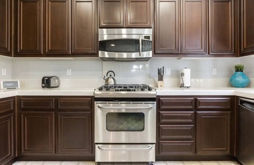 Santa Clara House | SN Enjoy the Comforts of a Silicon Valley Pad