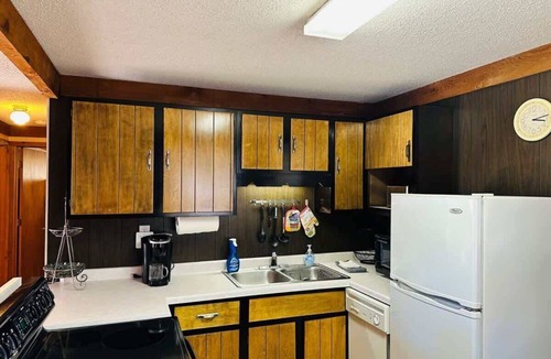 Wakefield Condo | Sno Dance Lodge Lower ~ Jackson Creek Snow River