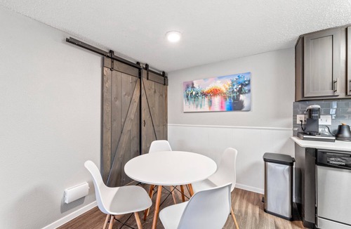 Dawson Apartment | Soco 2BR Corner Suite w Pool King bed Fast Wifi