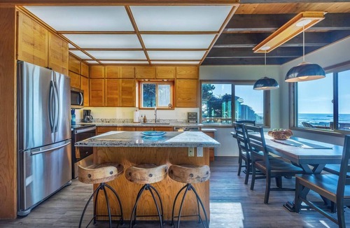 Seal Rock House | Solitude