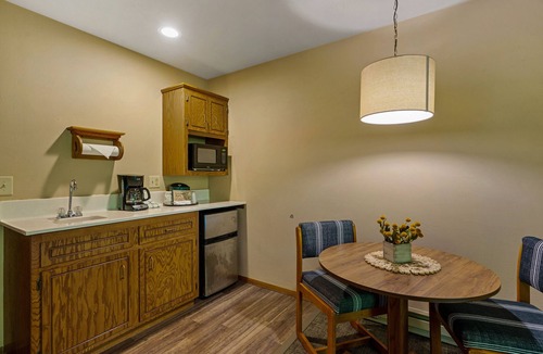 Ephraim Hotel | Somerset Inn & Suites