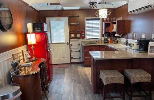 Fredonia House | Something to Write Home about