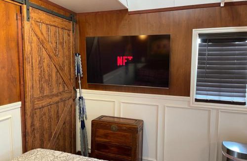 Fredonia House | Something to Write Home about