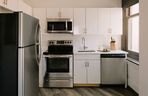 Downtown Detroit Apartment | Sonder Gabriel Richard | Superior King Studio Apartment