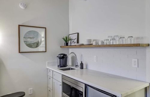 Lakeside Park Apartment | South Lake Chalet #8