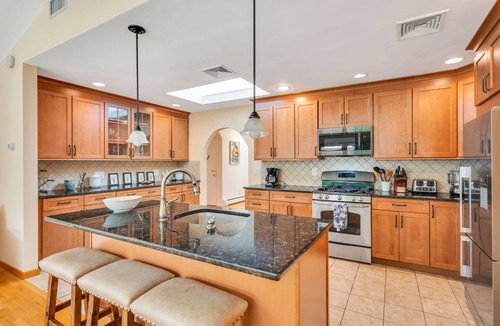 Shinnecock Hills House | Southampton Gem House with Beautiful Heated Pool