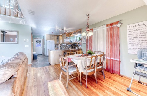Oceanside Cabin | SPA Home! Hot Tub & Sauna, OCEAN View , AC+ EV Charger, Wheelchair Lift.