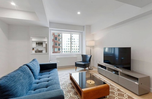 Battery Park City Condo | Spacious 1BR at Rector Place – Indoor Pool Retreat
