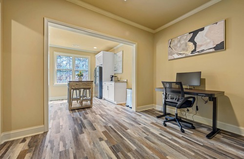 Marietta House | Spacious 2-bedroom Basement in Marietta with Outdoor Swing