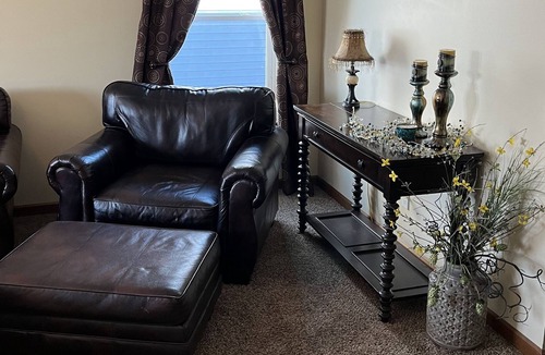 Cedar Rapids House | Spacious 2 bedroom 2 bath house . Quiet and friendly neighborhood