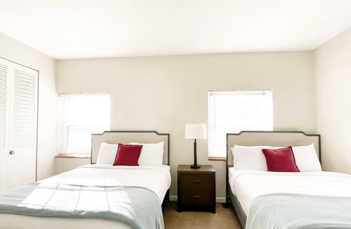 Grand Rapids Apartment | Spacious 2BR Apartment in Historic Heritage Hill